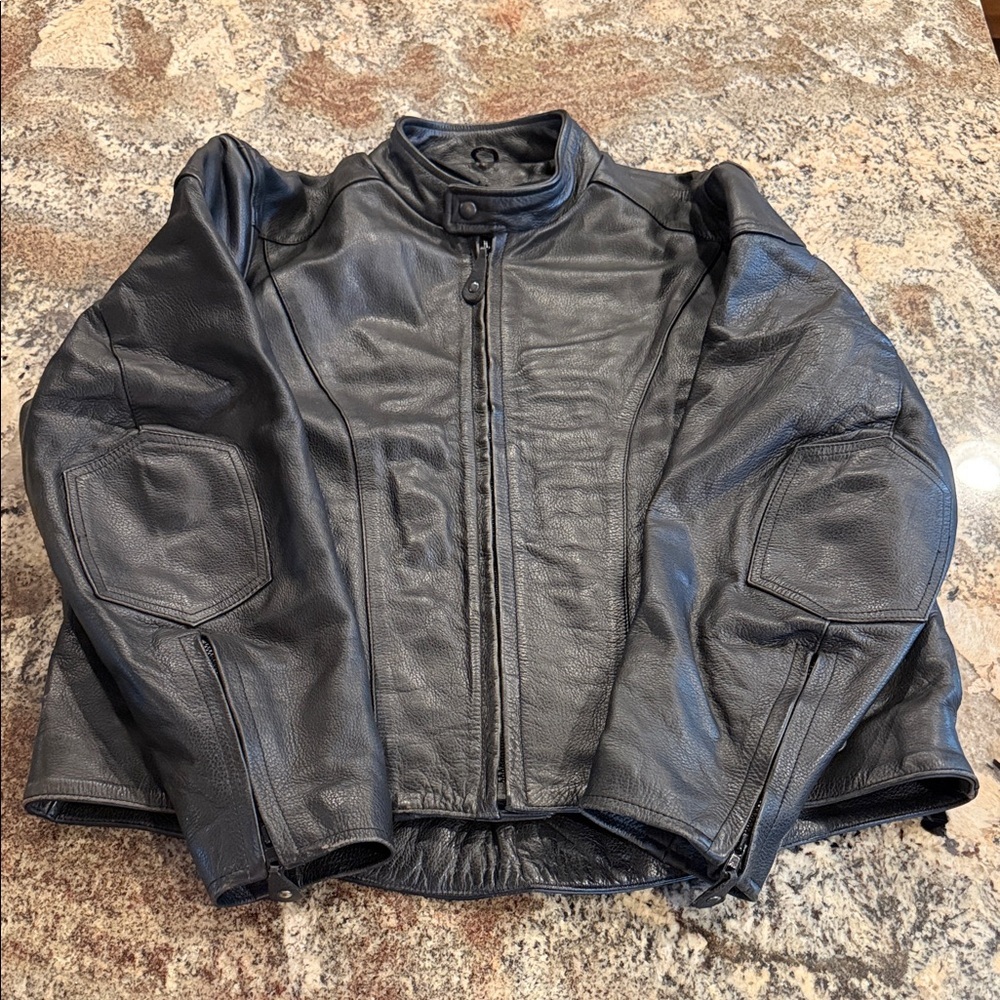 RIVER ROAD Men's Black Leather Jacket - size 48.